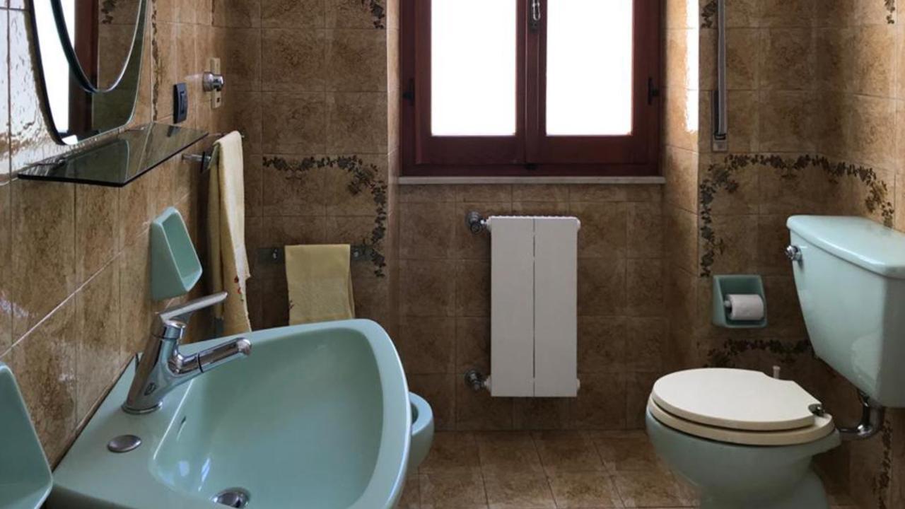 Casa Vacanze Zarinu Orgosolo Exteriör bild