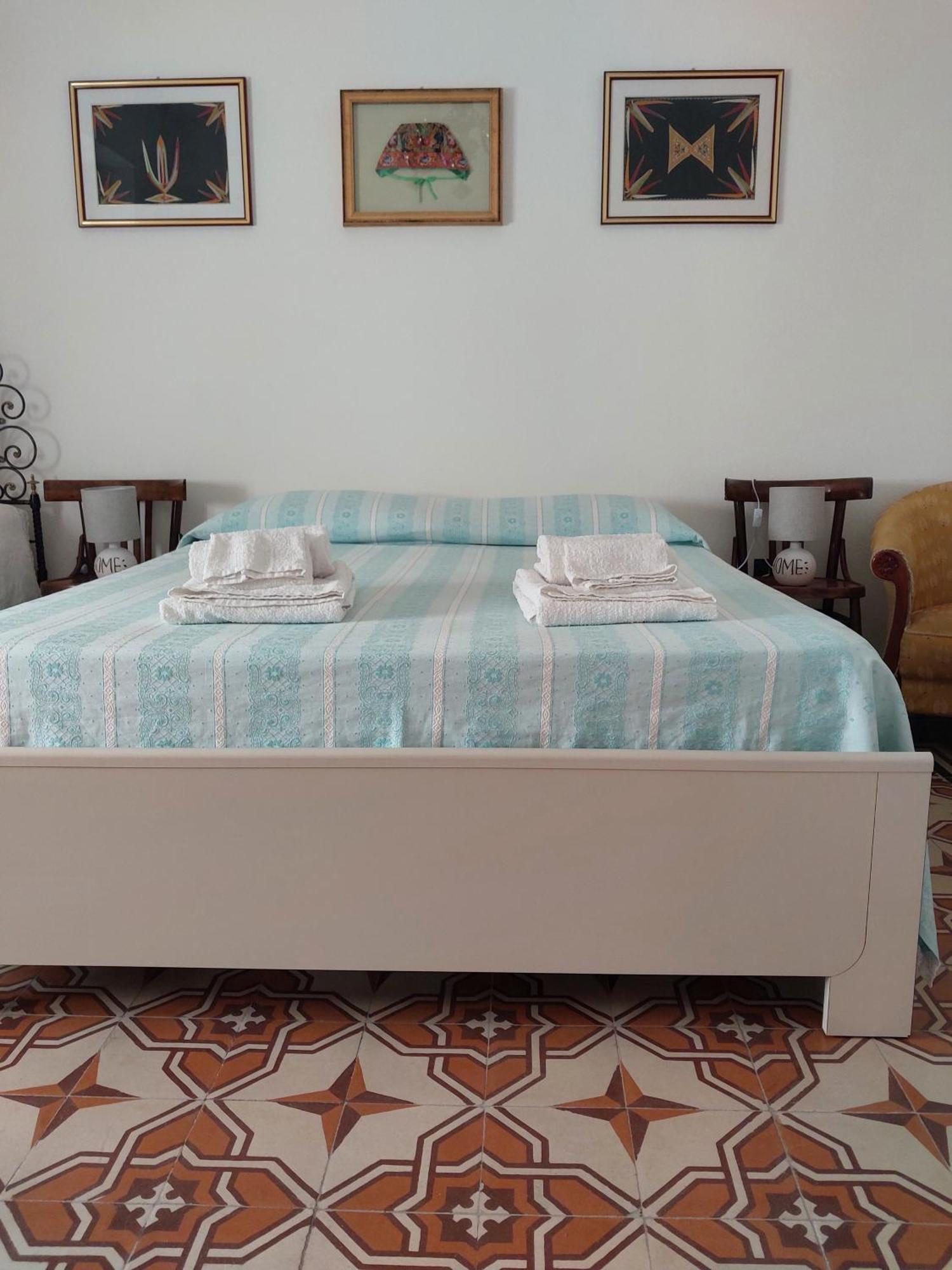 Casa Vacanze Zarinu Orgosolo Exteriör bild