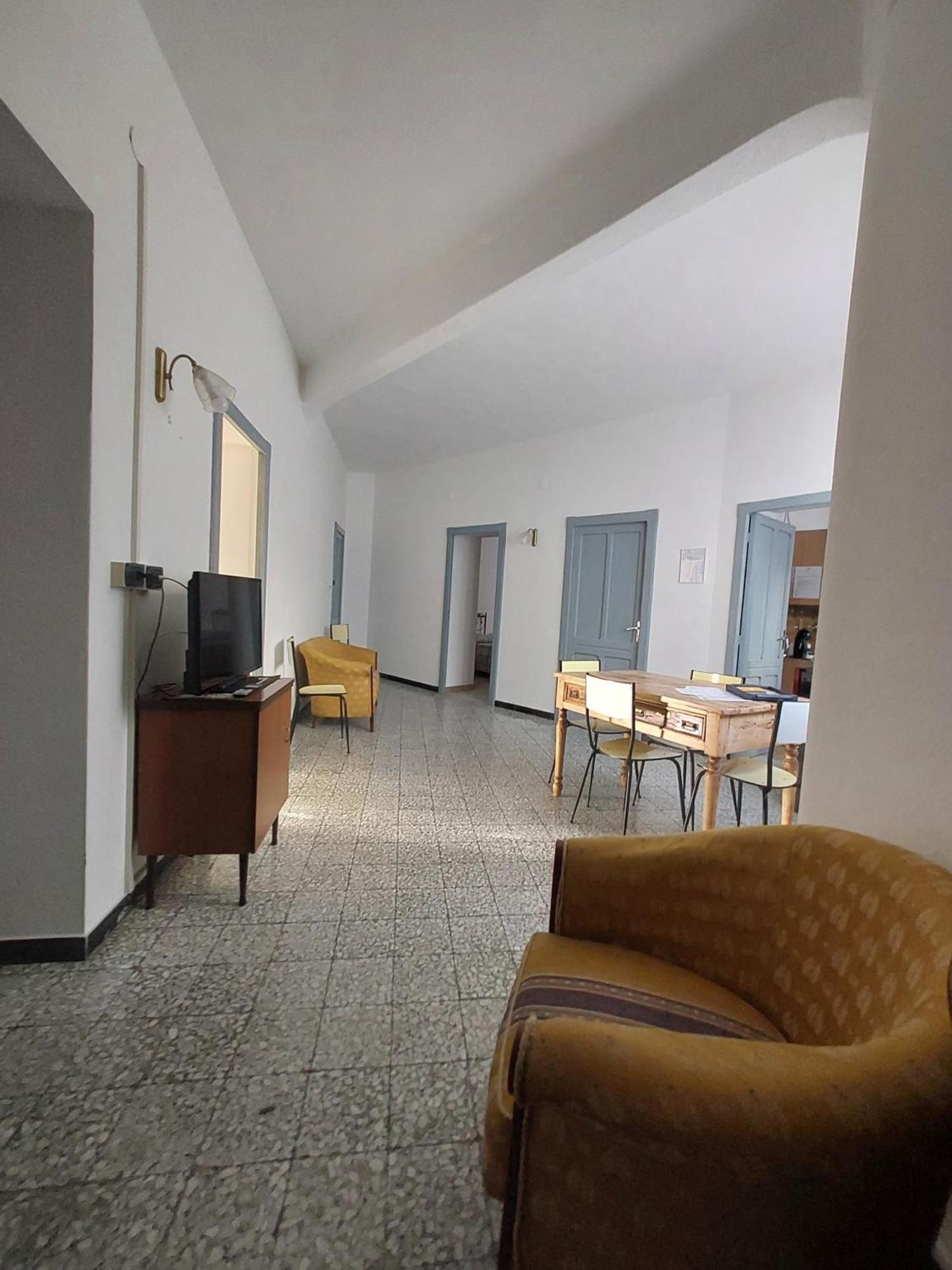 Casa Vacanze Zarinu Orgosolo Exteriör bild