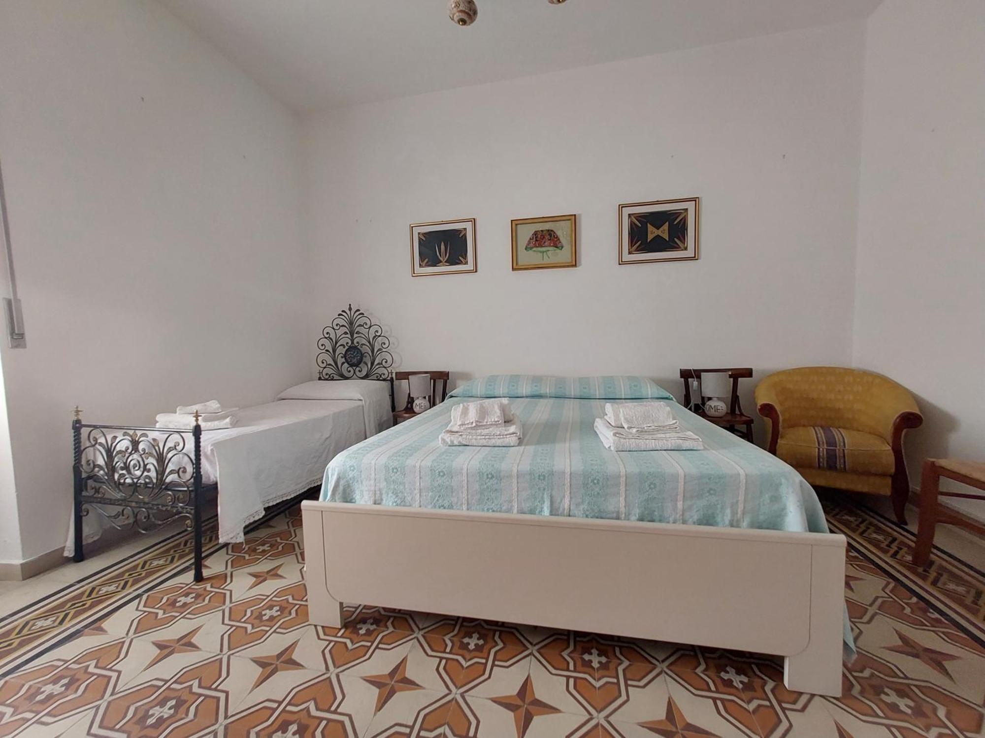 Casa Vacanze Zarinu Orgosolo Exteriör bild
